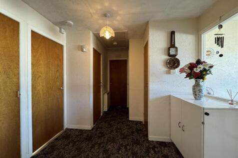 HALLWAY.JPG