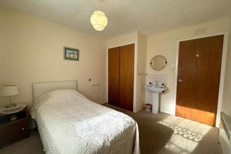 BEDROOM 3.2.JPG
