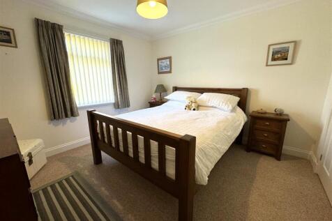 BEDROOM 2 USE.JPG