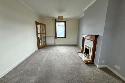 LOUNGE 2.JPG
