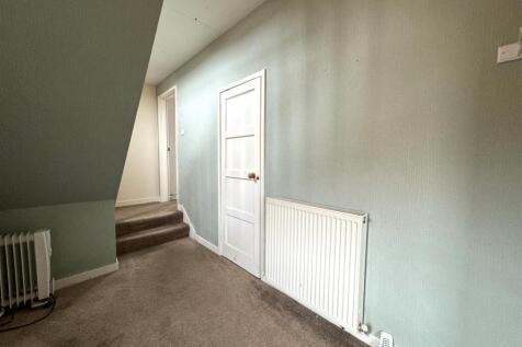 HALLWAY.JPG