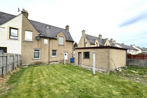 REAR GARDEN.JPG