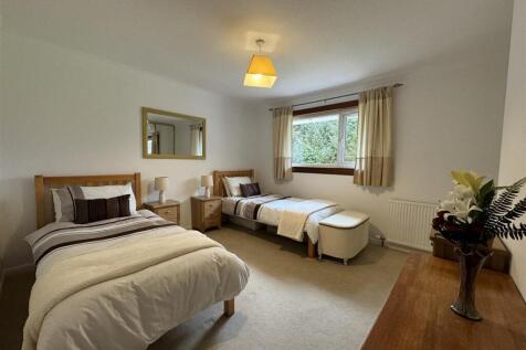 BEDROOM 4.JPG