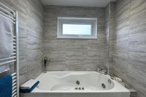 BATH.JPG