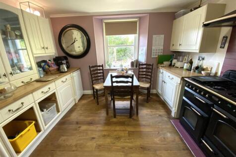 KITCHEN 1.JPG