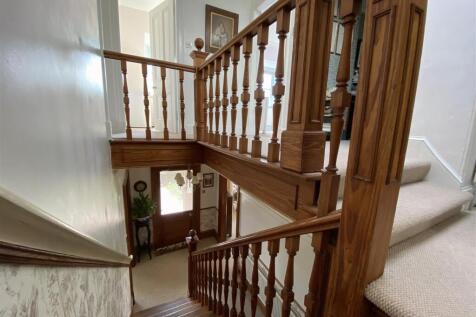 LANDING STAIRS.JPG