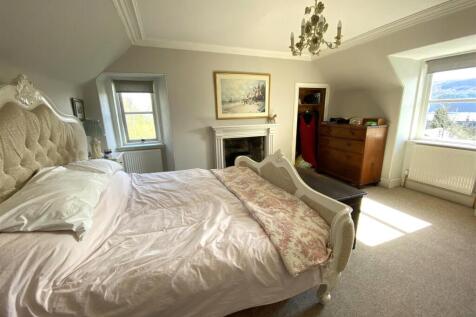 MASTER BEDROOM.JPG