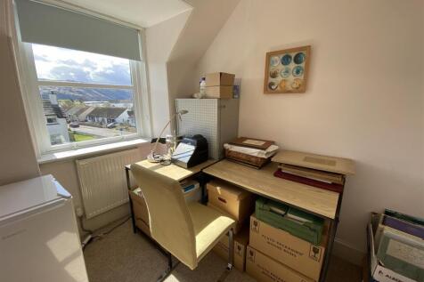 STUDY BEDROOM 2.JPG