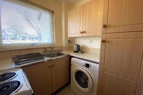 KITCHEN 2.JPG