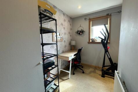 BEDROOM 3.1.JPG