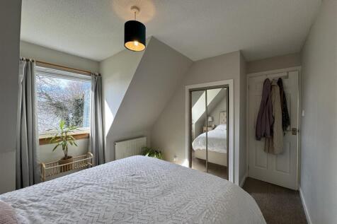 BEDROOM 2.2.JPG