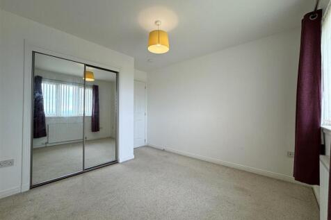 BEDROOM 1.1.JPG