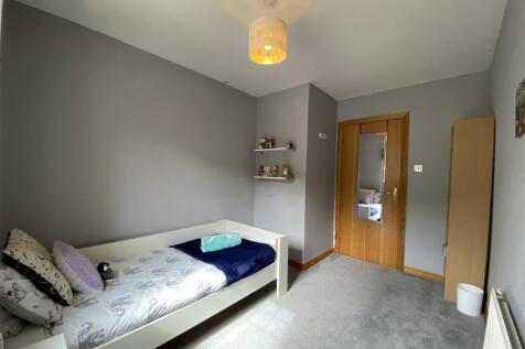 BEDROOM 4.2.JPG