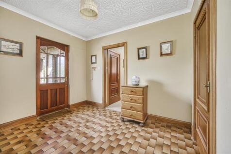 REAR HALLWAY.jpg