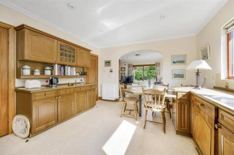 KITCHEN 1.jpg