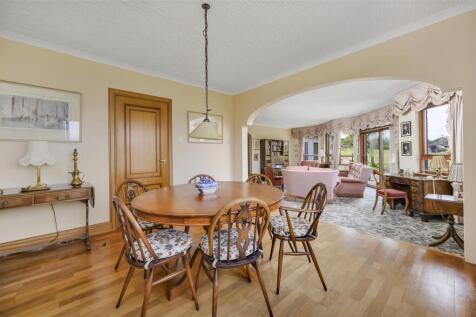 DINING ROOM  TO LOUNGE.jpg