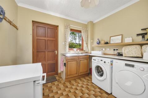 UTILITY ROOM .jpg