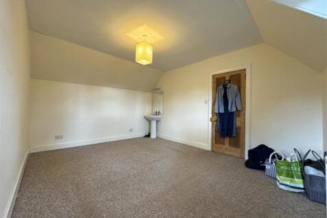 BEDROOM 1.1.JPG