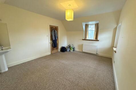 BEDROOM 1.JPG