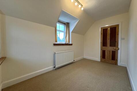 BEDROOM 2.1.JPG