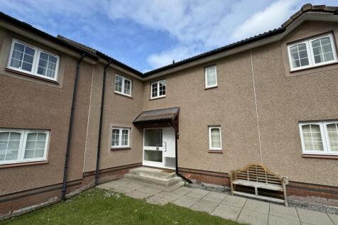 REAR OF FLATS.JPG