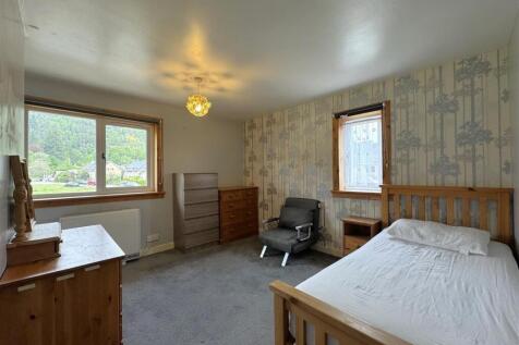 BEDROOM 2.2 (2).JPG