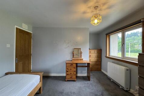 BEDROOM 2.2.JPG