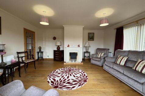 LOUNGE 3.JPG