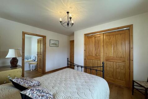 BEDROOM 1.2.JPG