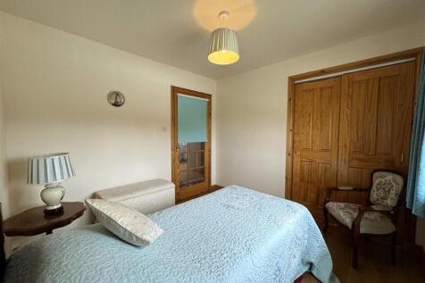 BEDROOM 3.2.JPG