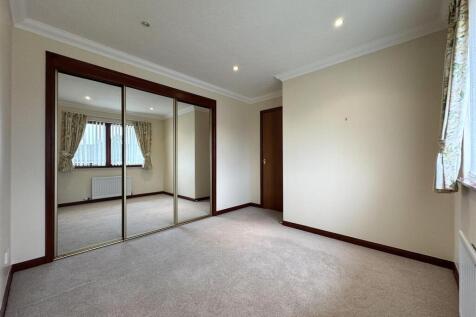BEDROOM 2.1.JPG