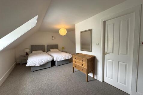 BEDROOM 2.JPG