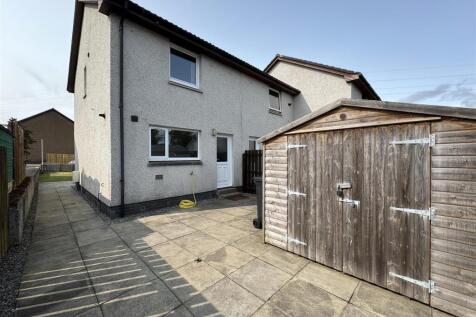 REAR GARDEN.JPG