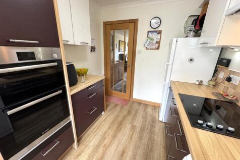 KITCHEN 1.JPG