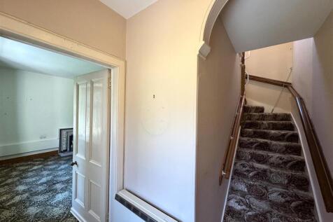 HALL TO STAIRS.JPG