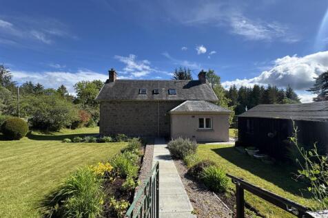 REAR OF HOUSE.JPG