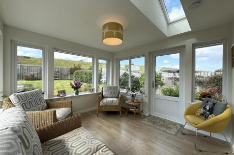 SUNROOM 3.JPG