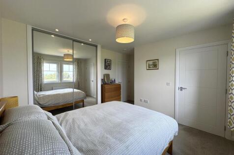 MASTER BEDROOM 2.JPG