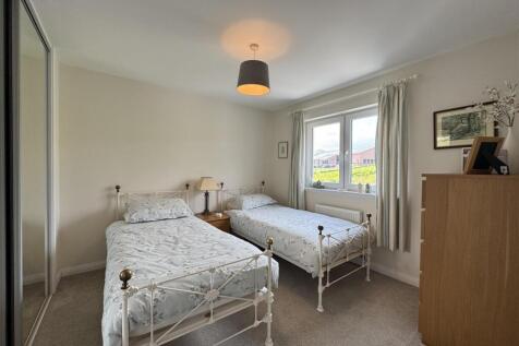 BEDROOM 2.JPG