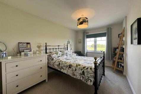 BEDROOM 4.JPG