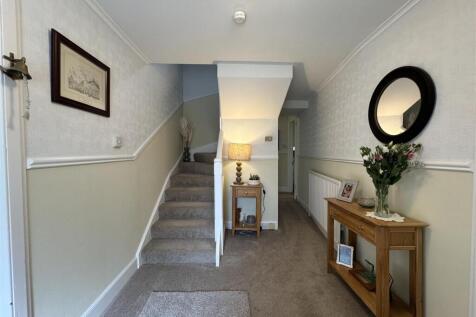 HALLWAY 1.JPG