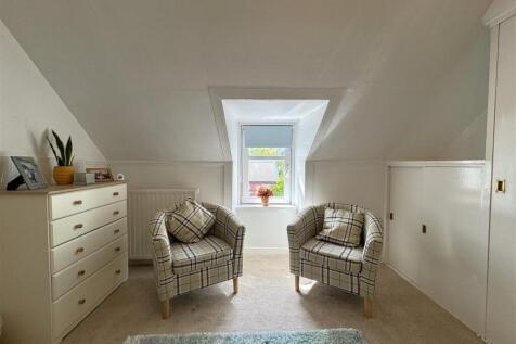 BEDROOM 5.3.JPG