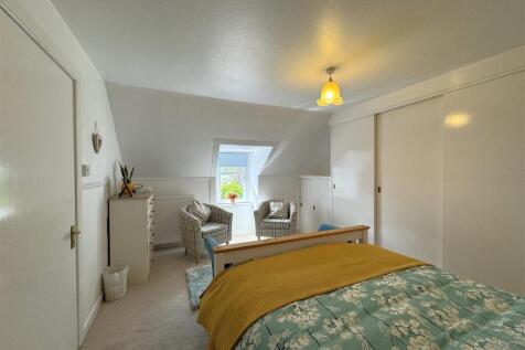 BEDROOM 5.2.JPG