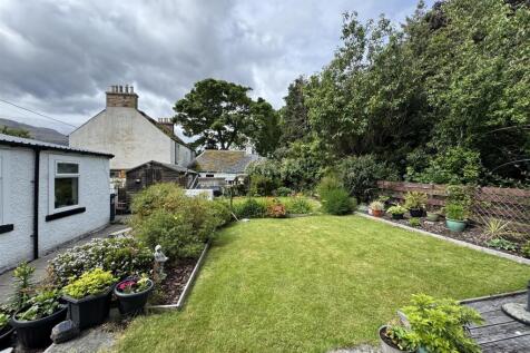 REAR GARDEN.JPG