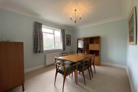 DINING ROOM.JPG