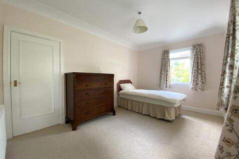BEDROOM 1.JPG