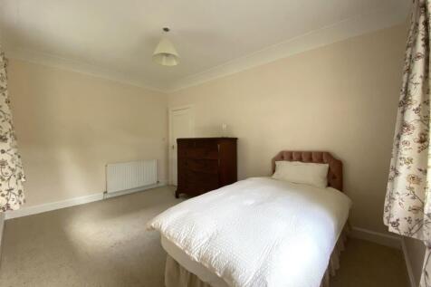 BEDROOM 1.1.JPG
