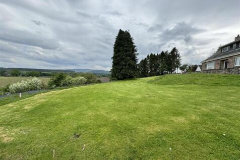 FRONT GARDEN AND VIEW.JPG