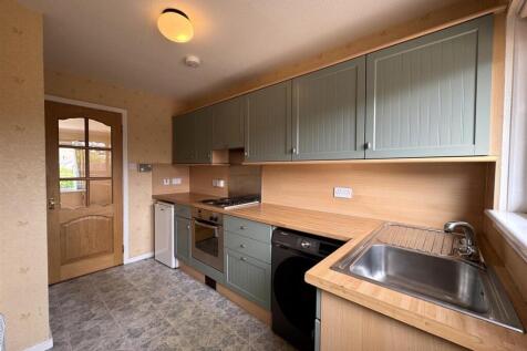 KITCHEN 2.JPG