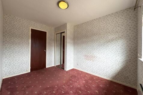 BEDROOM.JPG